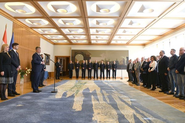 Predsjednik Milanović uručio odlikovanja dobrovoljnim darivateljima krvi 